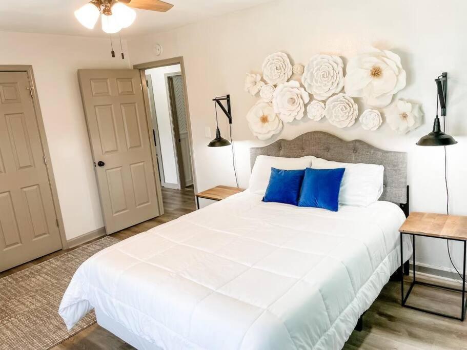 Blue Bungalow W/ Free Golf Cart 1/2 Mi From Square 科文顿 外观 照片